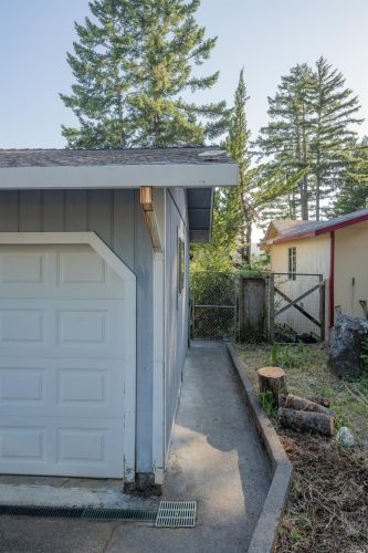 27841 Poppy Dr, Willits CA  95490-9060 exterior