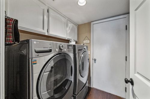 8856 Hiddenspring Way, Elk Grove CA  95758-6153 exterior