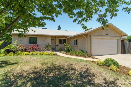 2664 Aramon Dr, Rancho Cordova, CA 95670-3744