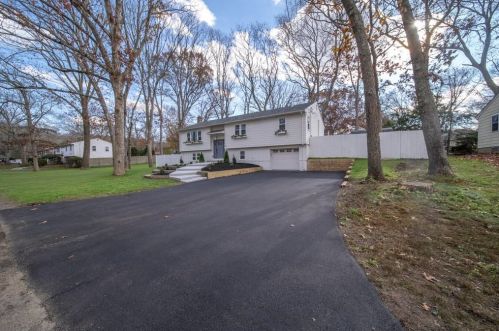 22 Bow Run, South Kingstown RI  02874-2471 exterior
