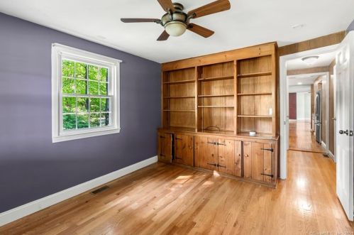 1 Barn Hill Rd, Bloomfield CT  06002-1218 exterior