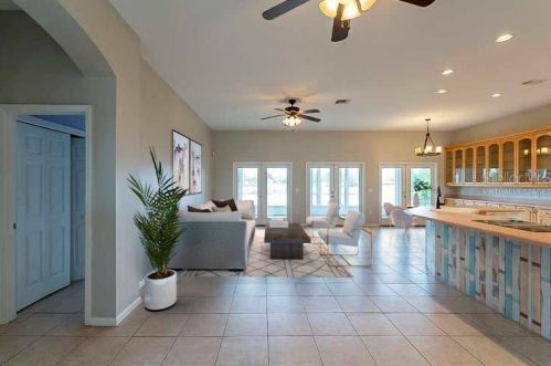 2400 Weatherford Dr, Deltona, FL 32738-8827