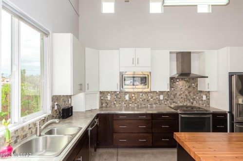 5702 Rio Verde Vis Dr, Tucson AZ  85750-1971 exterior