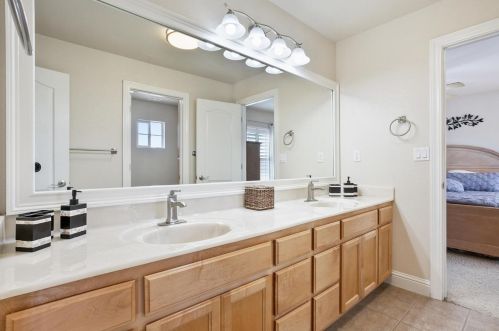 1219 Ruess Rd, Ripon CA  95366-9425 exterior