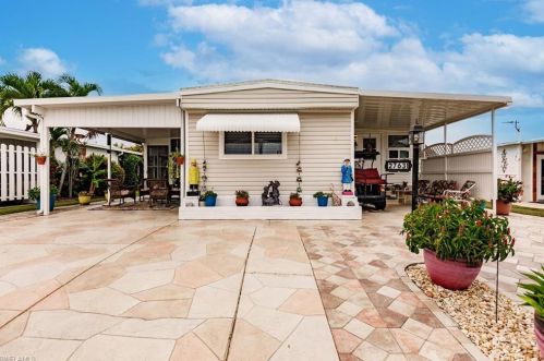 27631 Macke Dr, Bonita Springs, FL 34135-7102