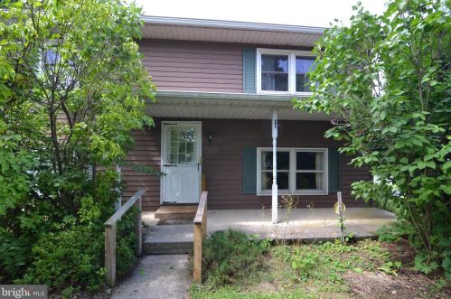 517 Wayne Dr, Navy Sup Dpt PA  17055-4985 exterior