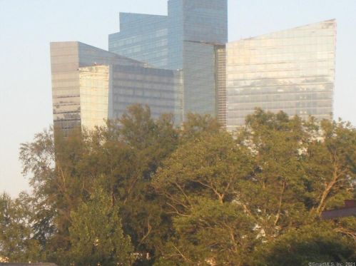 1621 Old Pond Ln, Norwich CT  06360-7059 exterior