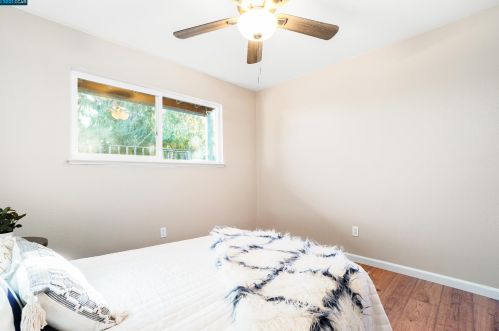 158 Holiday Hills Dr, Pacheco CA  94553-4212 exterior