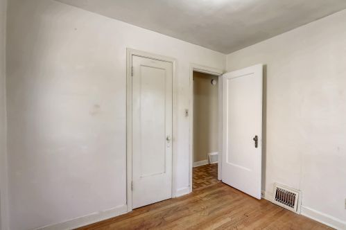 3647 92, Milwaukee WI 53228-1543 exterior