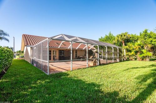 113 Saint James Way, Naples FL  34104-6712 exterior