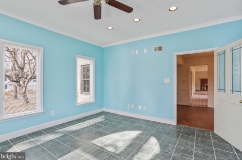 166 Hyde Park Ln, Charles Town WV  25414-4545 exterior