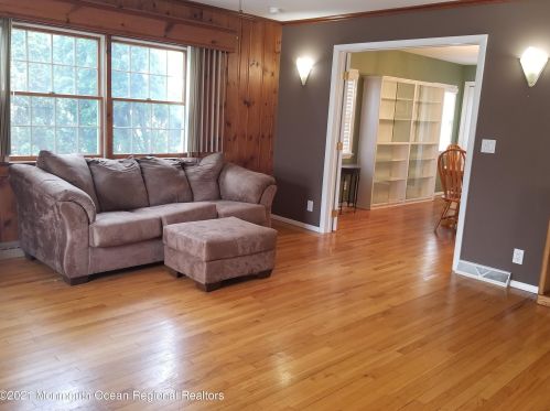 501 Riverside Dr, Bricktown, NJ 08723-5633