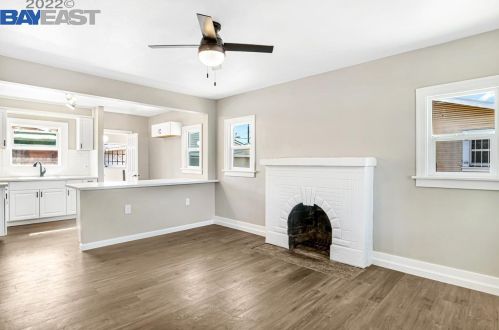 1490 76th Ave, Oakland CA  94621-2709 exterior