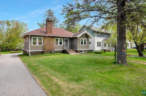 1822 Wallace Ave, Duluth, MN 55803-2513