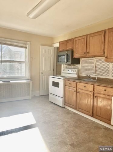 116 Woodside Ave, Ridgewood NJ  07450-5017 exterior