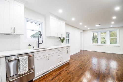 214 Berkshire Rd, Sandy Hook CT  06482-1548 exterior