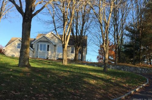 86 Riverford Rd, Brookfield Center, CT 06804-1323