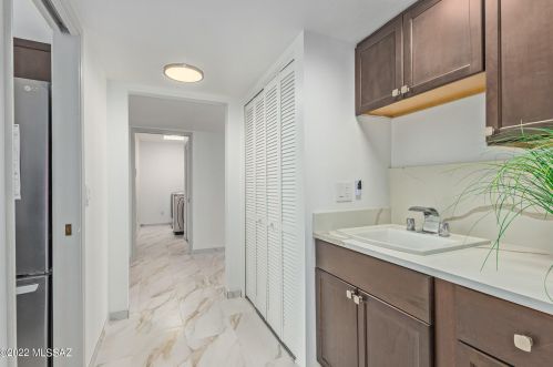 7204 Camino Vecino, Tucson AZ 85715-3418 exterior