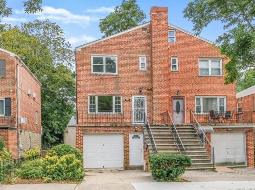 264 256th St, Bronx, NY 10471-2615