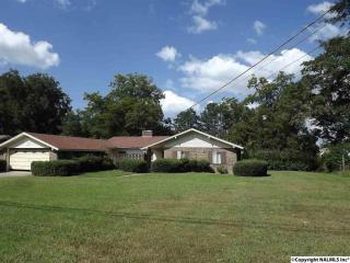 102 Collier Dr, Albertville, AL 35951-3916