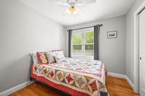 8 Heath Rd, Fishkill NY 12524-2024 exterior