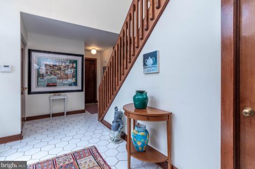 1006 Gwilym Cir, Berwyn PA  19312-2237 exterior