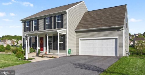 974 Kavanagh Cir, Red Lion, PA 17356-9408