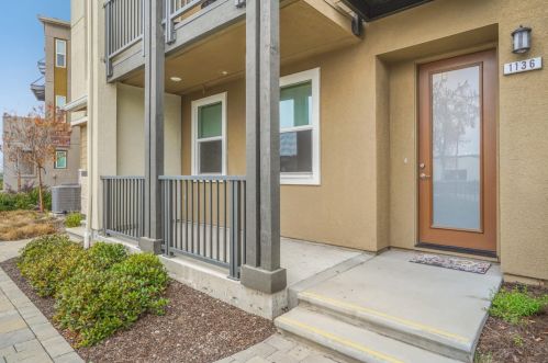 1136 California Cir, Milpitas, CA 95035-3019