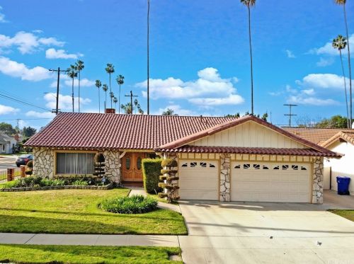 7854 Calmcrest Dr, Downey, CA 90240-2634