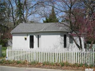 206 Adams St, Center Port, NY 11721-1038