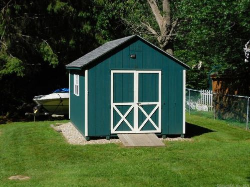 82 Cemetery Rd, Colchester CT  06415-2404 exterior