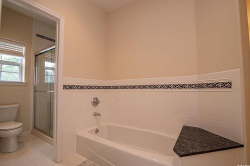 24 Hamlet Dr, Mount Sinai NY  11766-3002 exterior