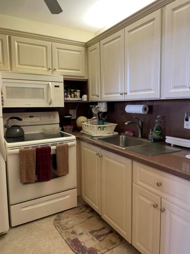 432 Dover B, West Palm Beach, FL 33417-2216
