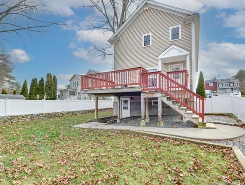 6 Nolan St, Norwalk CT  06850-2525 exterior