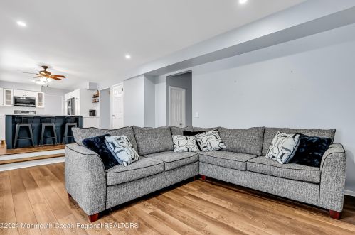 19 Conifer St, Wall Township NJ  07731-2620 exterior