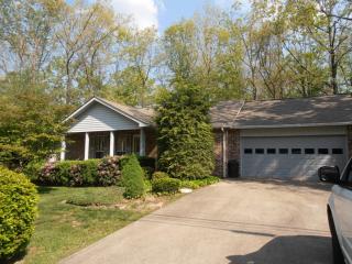 158 Anglewood Dr, Crossville, TN 38558-4015