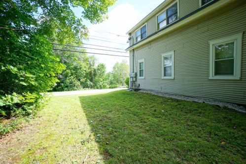 1273 1 Nh Tpke, Northwood NH  03261-3408 exterior