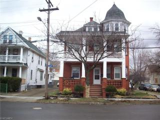 3693 69th St, Cleveland, OH 44105-1401