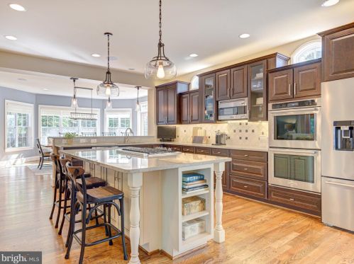 20500 Stone Fox Ct, Leesburg VA 20175-7223 exterior