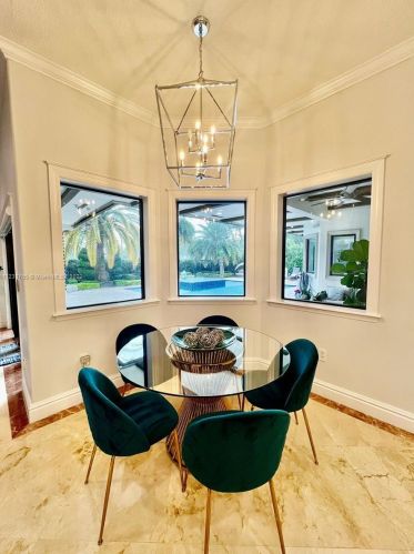 8625 169th Ter, Hialeah FL  33016-6158 exterior