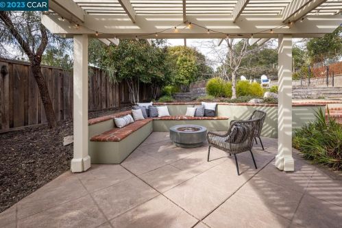 9 Southwood Dr, Orinda CA  94563-3010 exterior