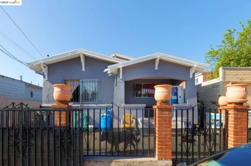 5917 Holway St, Oakland, CA 94621-4135