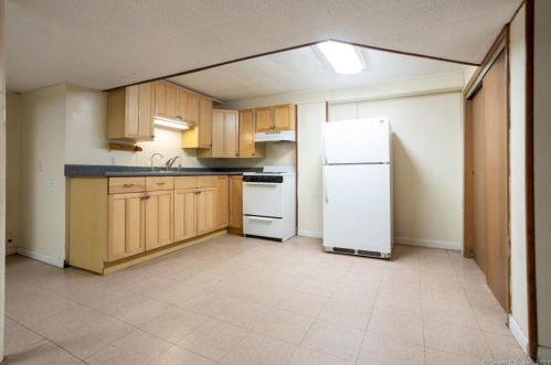 16 Pond Rd, Stamford, CT 06902-1816