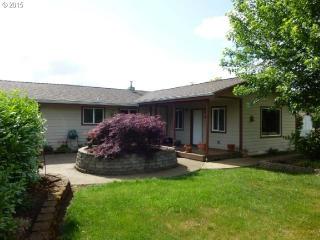 304 Whispering Pines Way, Roseburg, OR 97471-9384