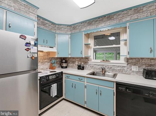 15 Wilbert Dr, Primrose PA  17901-8250 exterior