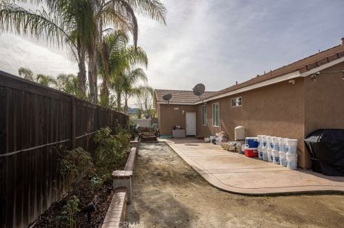 19148 Painted Rock St, Perris CA  92570-6534 exterior