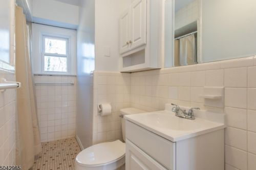 16 Briant Ave, Greystone Park NJ  07950-1724 exterior