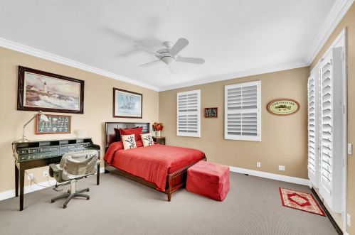 304 Goldenwest St, Huntington Beach CA 92648-2600 exterior