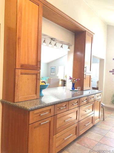 5418 Don Felipe Dr, Carlsbad CA  92010-3916 exterior