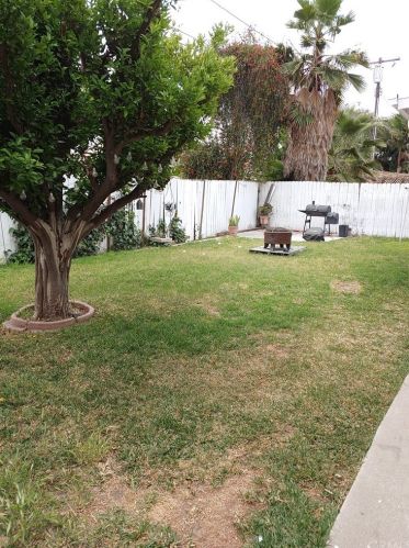 7610 Keltonview Dr, Pico Rivera CA  90660-4410 exterior